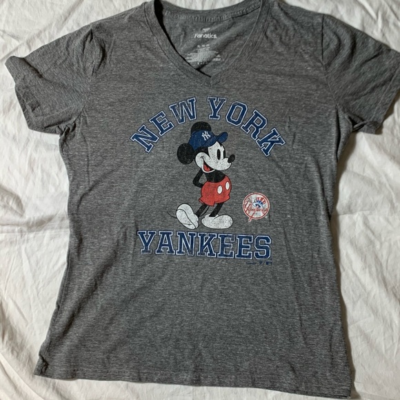 Fanatics Tops - XL Mickey Mouse New York Yankees tee